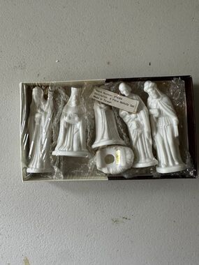 Vintage Giftco #XF6366 6 Piece Glazed White Bisque Porcelain Nativity Set